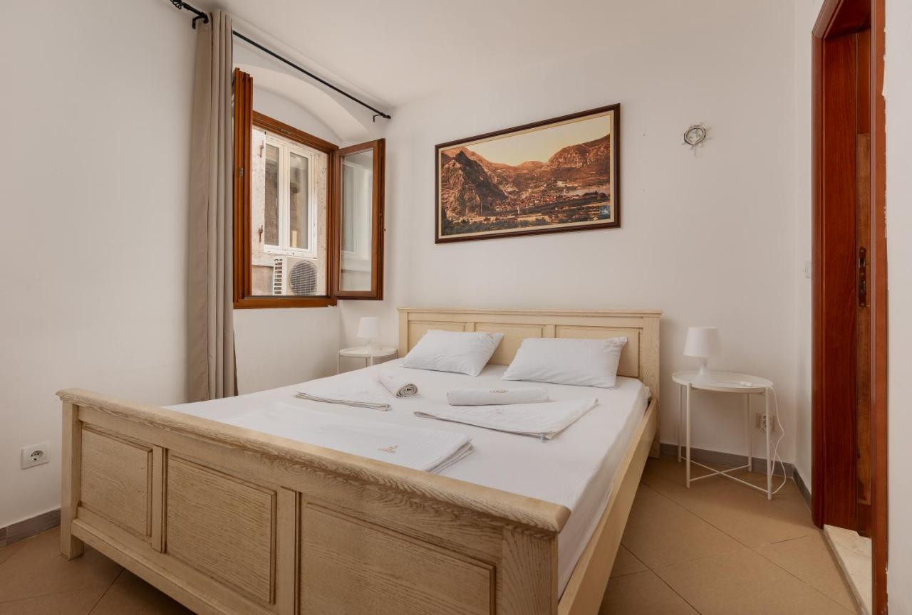 Apartment Amigo 2 Old Town Котор Екстер'єр фото